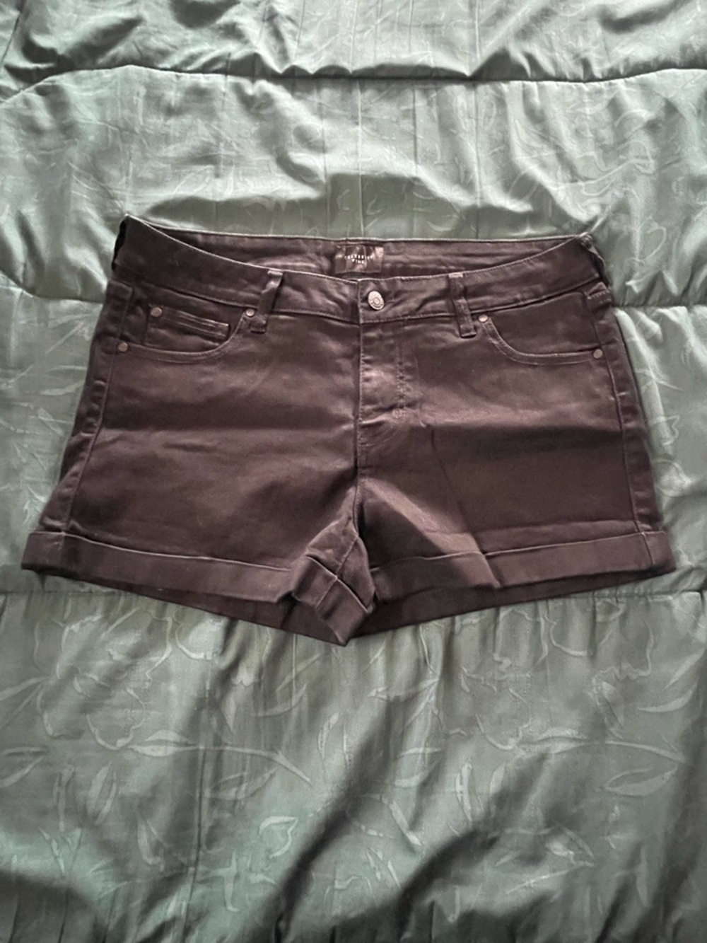 Celebrity Pink Black Rolled-Hem Denim Shorts